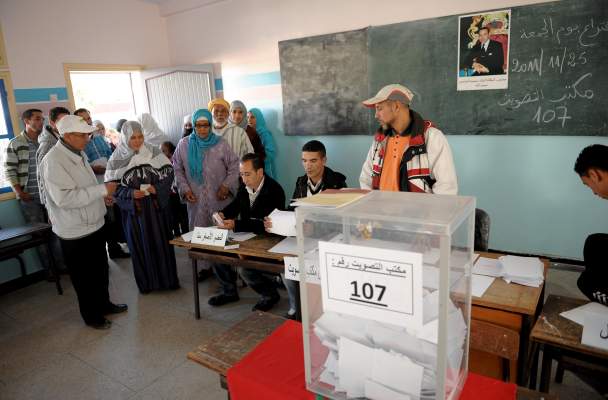 إقبال مكثف في آخر ساعة للتصويت بسلا وقائد يمنع صحافيين من دخول بعض مكاتب التصويت
