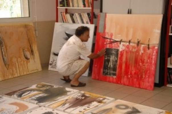 الحسين ميموني بن بطولة الفن التشكيلي في لقاء مع أكورا: كنت أحلم أن أًُصبح عالم آثار فتخرجت رساما