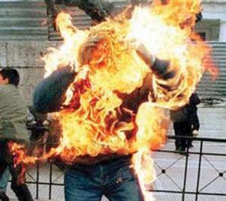 يبلغ من العمر 26 سنة: مختل عقليا يضرم النار في جسده بأكادير