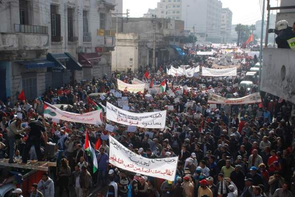 مسيرة البيضاء التضامنية مع غزة فلسطين (بالصور): العفوية والبساطة تتغلب على إيديولوجيا مشاة العدل والإحسان وحلفائها