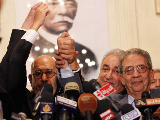 مخاوف من تشكل نظام دكتاتوري بجلباب الإخوان: مرسي يعزز صلاحياته وقوى سياسية ترفض