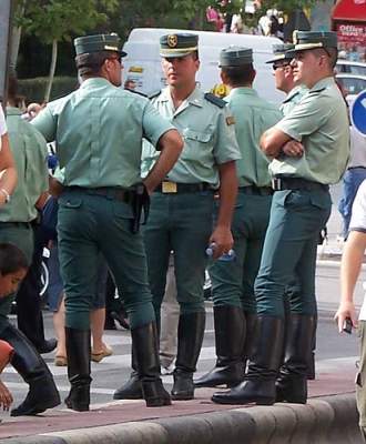 مليلية: الحشيش المغربي و”الحرّاكة” يتسببان في إلقاء القبض على رجال شرطة إسبان