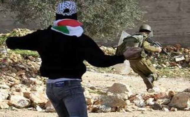 موفاز يقرّ بخوف الجنود الإسرائيليين من حجارة الفلسطينيين ويحذر من انتفاضة فلسطين “الثالثة”