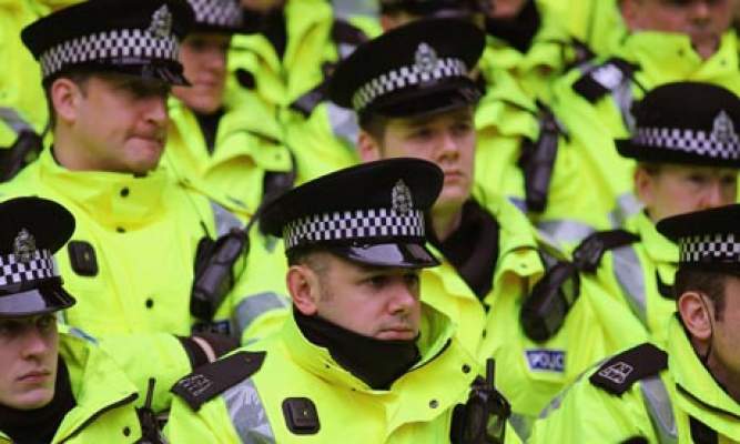 بريطانيا: نشر “شرطة كرتونية” تعويضًا عن النقص في الشرطة البشرية!