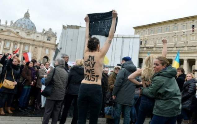 VATICAN-POPE-ANGELUS-FEMEN