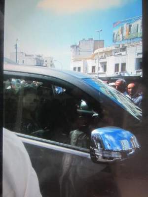 امرأة تصفع شرطي في مرس السلطان بالدار البيضاء