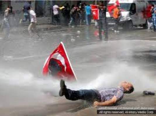 قتلى وجرحى في تصاعد الاحتجاجات ضد أردوغان مع إضراب نقابي واسع النطاق