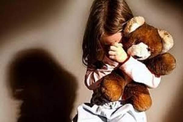 أب لثلاثة أطفال يغتصب طفلة في السادسة من عمرها