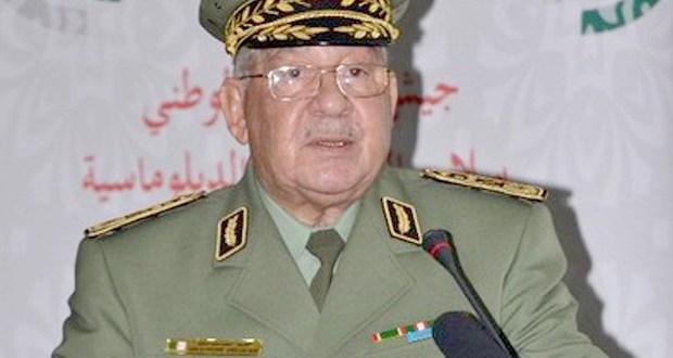 رئيس أركان الجيش الجزائري قايد صالح يتعرض لمحاولة اغتيال