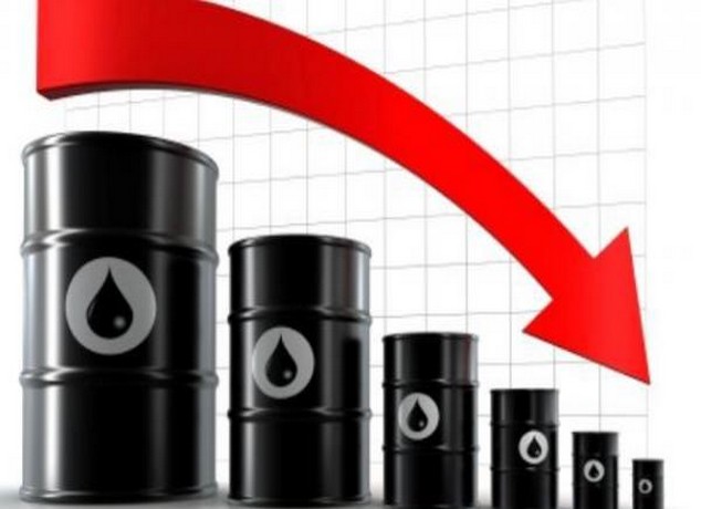 هبطت أسعار النفط في ساعة مبكرة من صباح الاثنين مع زيادة إنتاج العراق