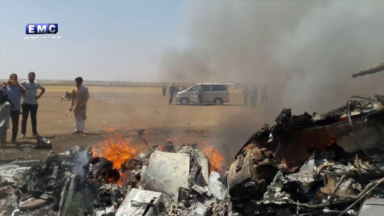 فيديو.. اللحظات الأولى بعد تحطم طائرة هليكوبتر روسية في محافظة إدلب