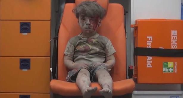 بالفيديو ..لقي 19 مدنيا على الأقل مصرعهم، بينهم ثلاثة أطفال.