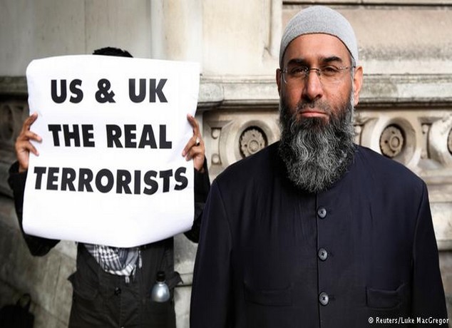 حبس داعية بريطاني 5 أعوام ونصف بتهمة دعم “داعش”