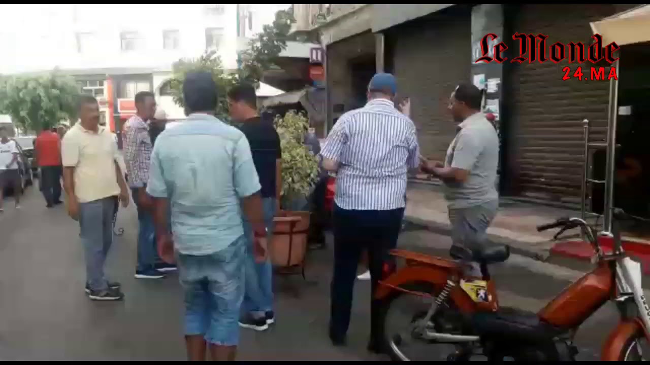 فيديو.. القايد كحلها على المقاهي في أنفا في المدينة الدار البيضاء