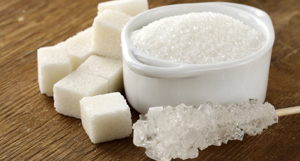 دراسة: الإكثار من تناول السكر يساهم في تطور بعض أنواع السرطان