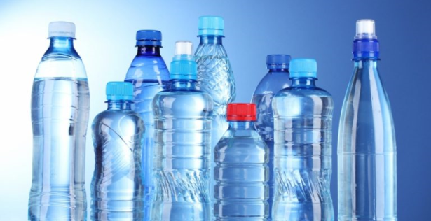 منظمة الصحة العالمية..أزيد من 90 بالمئة من المياه المعلبة تحتوي على جزيئات بلاستيك