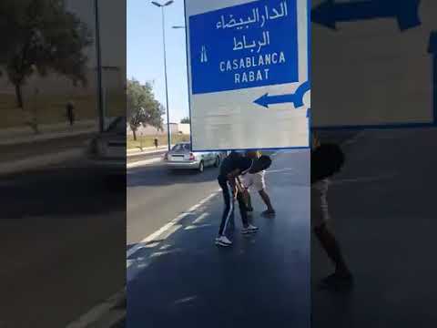 شاهد اغرب “بلاكة” في المغرب بممر للراجلين