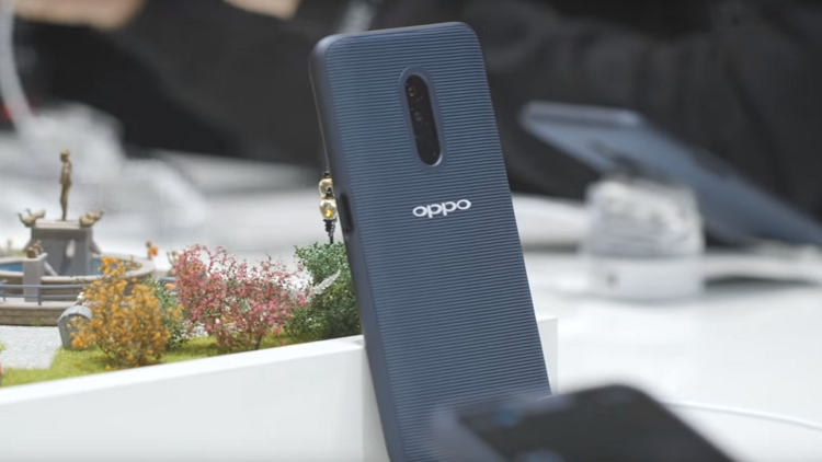 “OPPO” تفاجئ العالم بهاتف لا مثيل له!