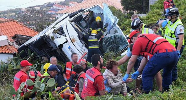 البرتغال.. 28 قتيل على الأقل في حادث انحراف حافلة للسياح