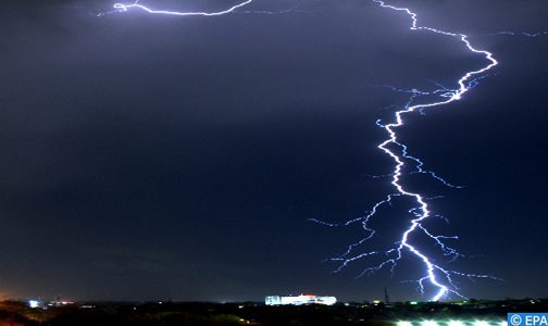 نشرة خاصة: زخات رعدية قوية مصحوبة بالبرَد اليوم الجمعة بعدد من أقاليم المملكة