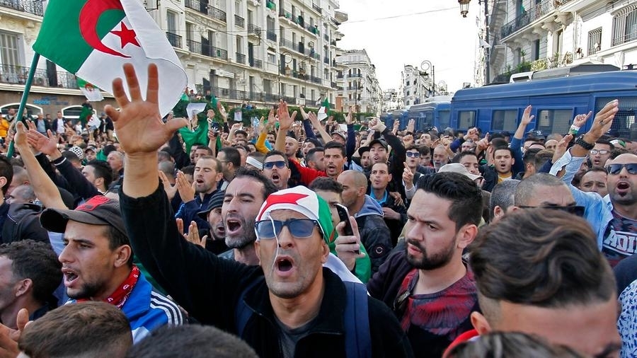 في ذكرى حرب التحرير: الجمعة الـ37 للحراك من أجل “استقلال جديد” للجزائر