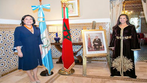 الملك محمد السادس يمنح وساما ملكيا لسفيرة غواتيمالا السابقة بالمغرب
