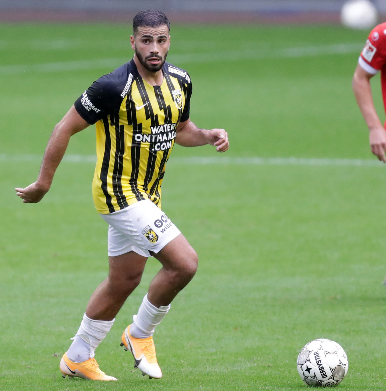 تألق 3 لاعبين مغاربة كأفضل 10 مراوغين في الدوري الهولندي