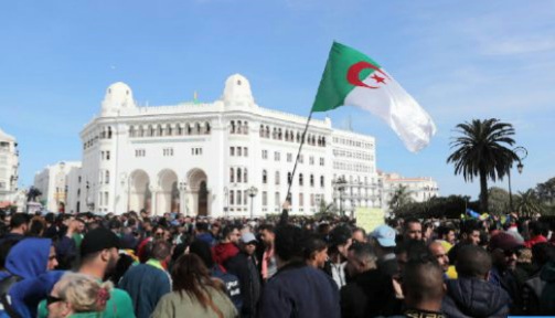 الجزائر: السلطات تعتقل العديد من المتظاهرين شاركوا في الجمعة 114 لمسيرات الحراك