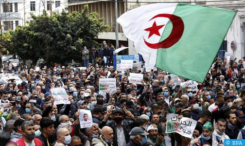 حراك: الجزائريون يجددون في الجمعة 113 للحراك الشعبي المطالبة برحيل النظام