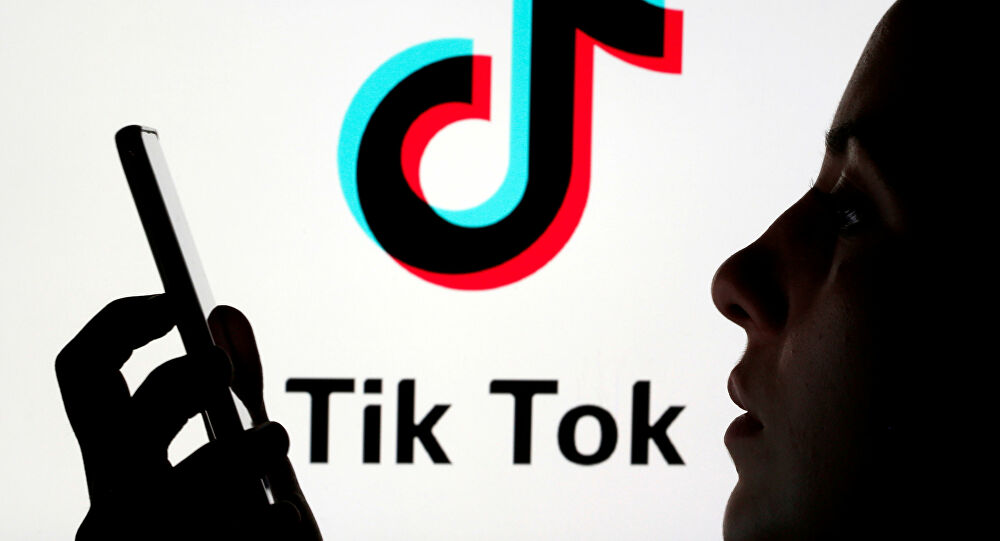 “تيك توك” يضيف ميزة جديدة لدمج مقاطع الفيديو