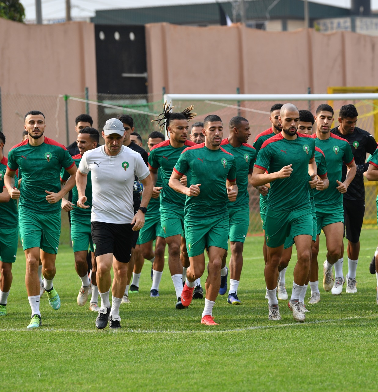 تفاصيل غياب فيصل فجر وحكيمي وبونو عن مباراة المغرب ومالاوي