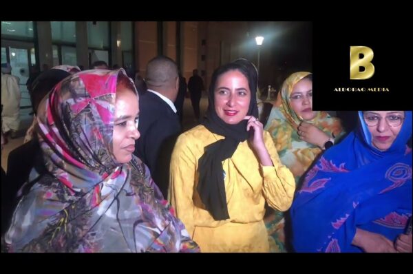 فيديو وصور: لحظة وصول الشيخة ‘نورا بنت خليفة’ للمشاركة في الملتقى الدولي للداخلة