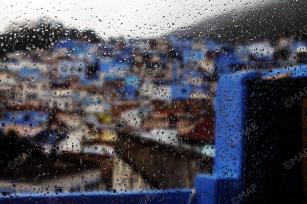نشرة إنذارية: زخات مطرية رعدية قوية مع رياح عاصفية وحبات برد محليا بعدد من مناطق المغرب