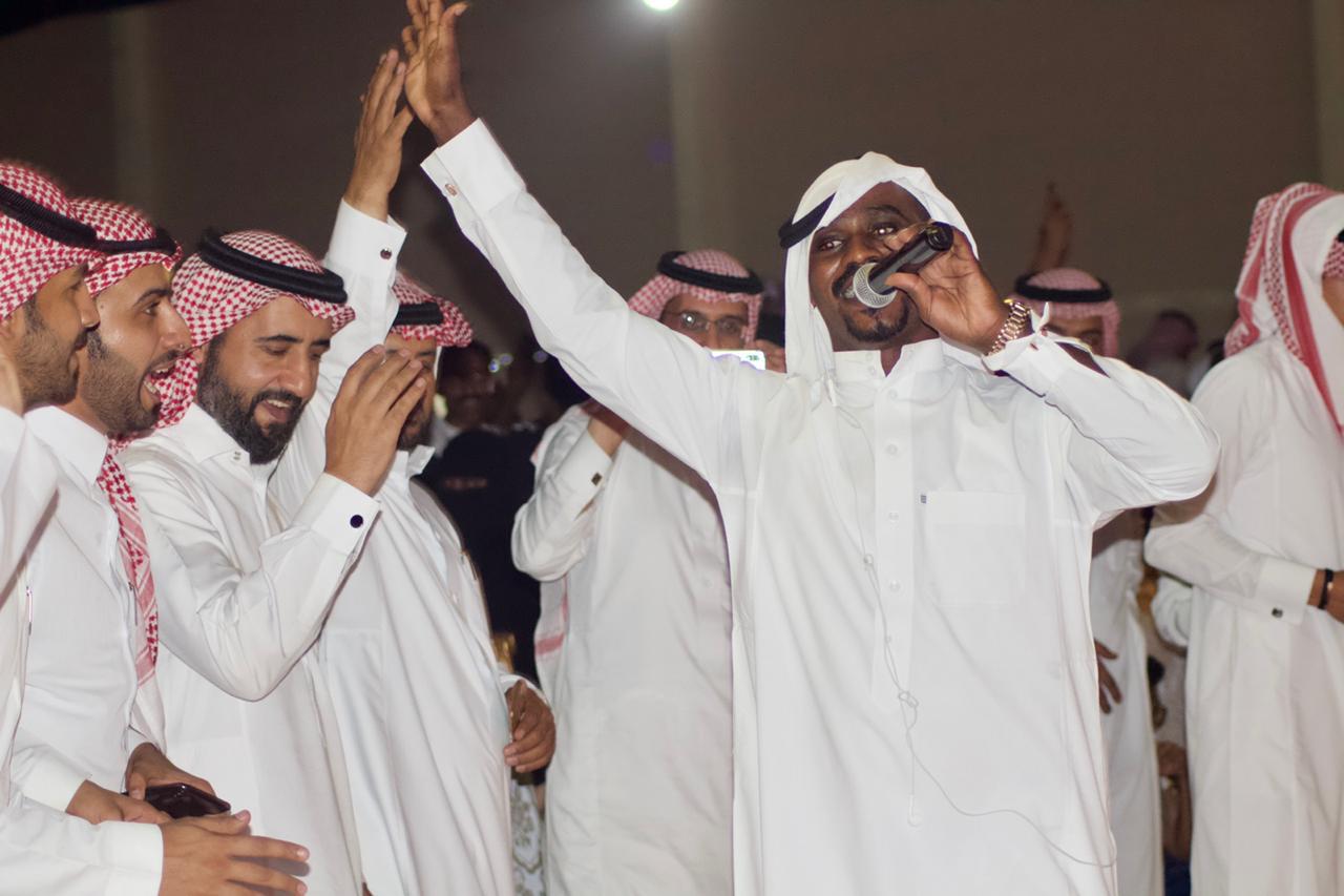 فنان سعودي شعبي: الجن يحضر حفلاتي ويستمتع بغنائي