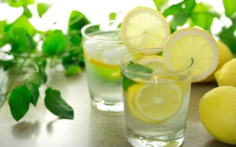 فوائد مذهلة لشرب ماء الليمون