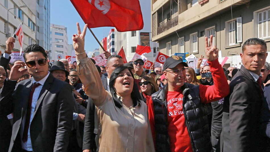 “الدستوري الحر” يدخل في اعتصام مفتوح احتجاجا على سياسات قيس سعيد