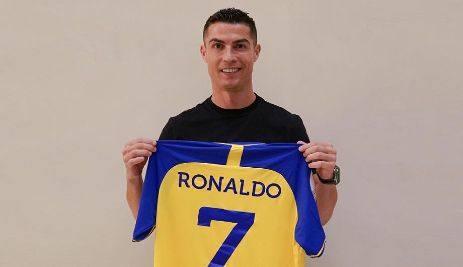 رونالدو ينضم إلى فريق النصر السعودي