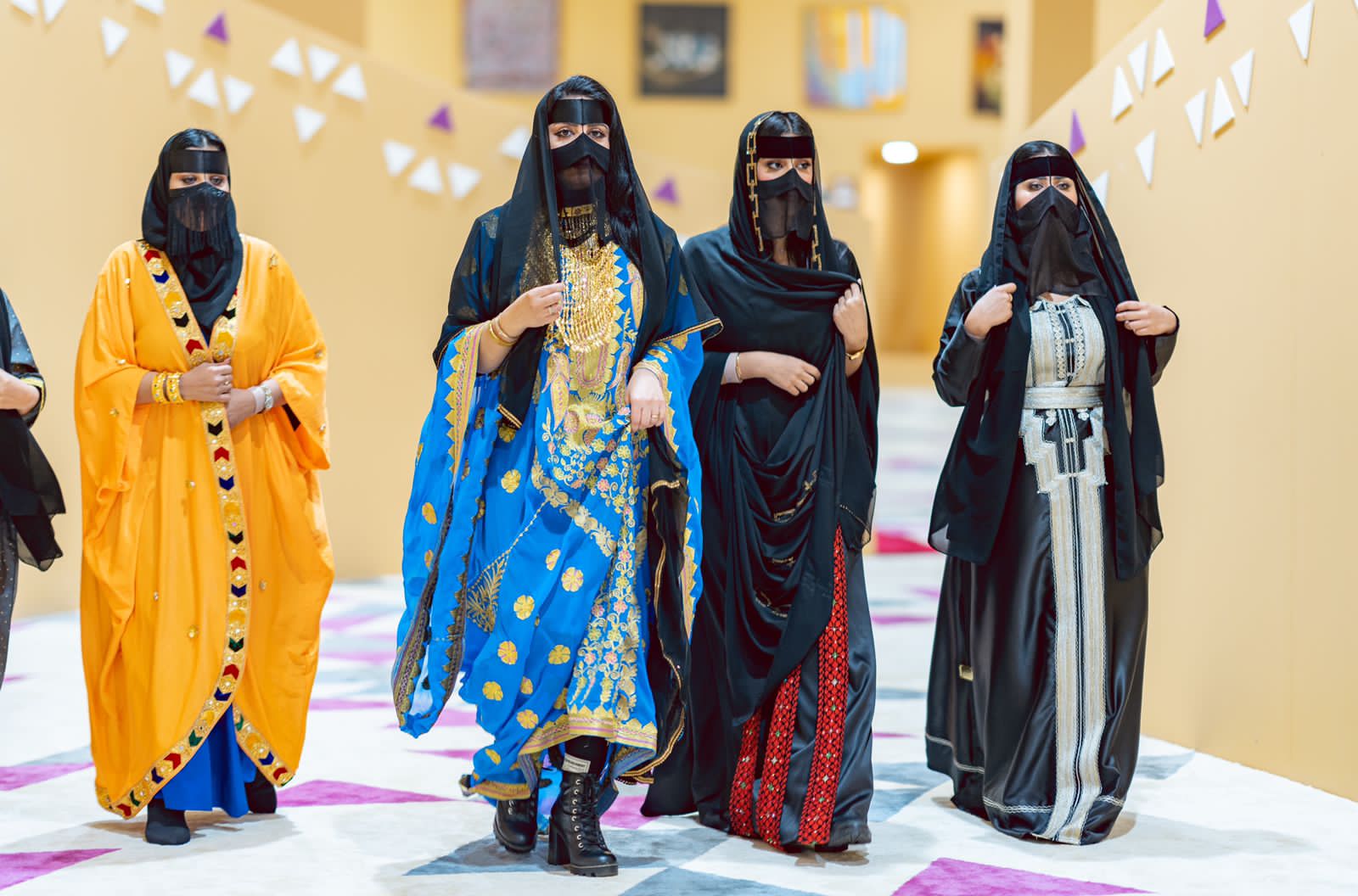 إطلالة تراثية للمشاركات في شوط الأميرة نورة بنت عبدالرحمن