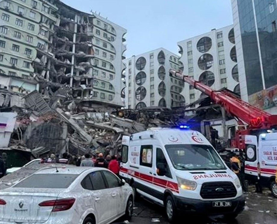 سفارة المغرب بأنقرة  تصدر بلاغا عقب الزلزال الذي ضرب تركيا