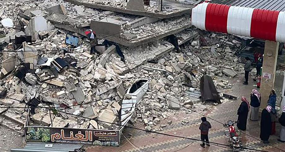 أردوغان: أكثر من 900 قتيل و5000 جريح في زلزال جنوب تركيا