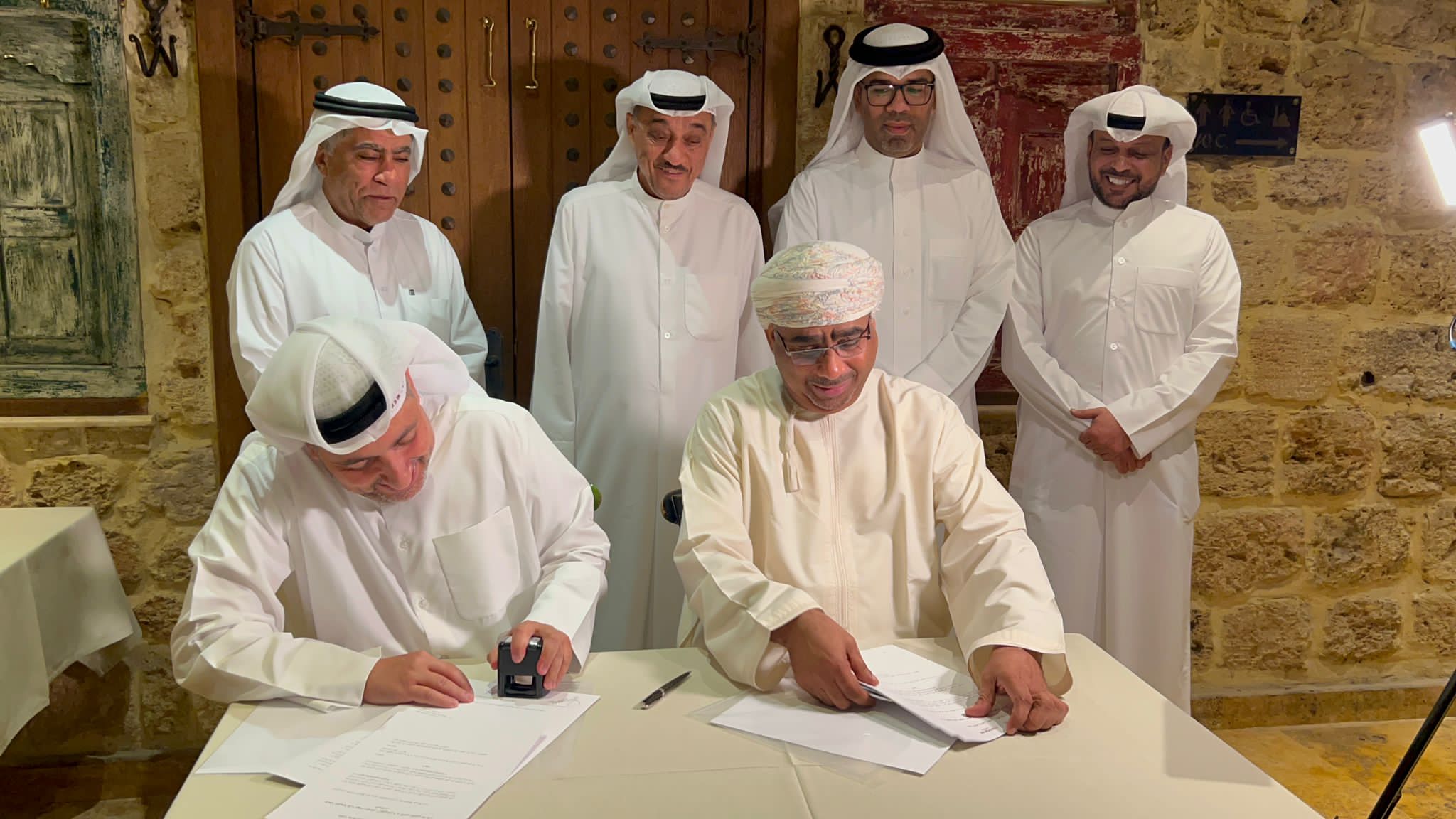 النادي الدولي للإعلام الرياضي يوقع اتفاقية تعاون وشراكة مع اللجنة الكويتية للميني غول