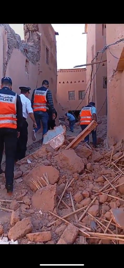 زلزال الحوز بالصور: رجال  ونساء الأمن الوطني في قلب الحدث