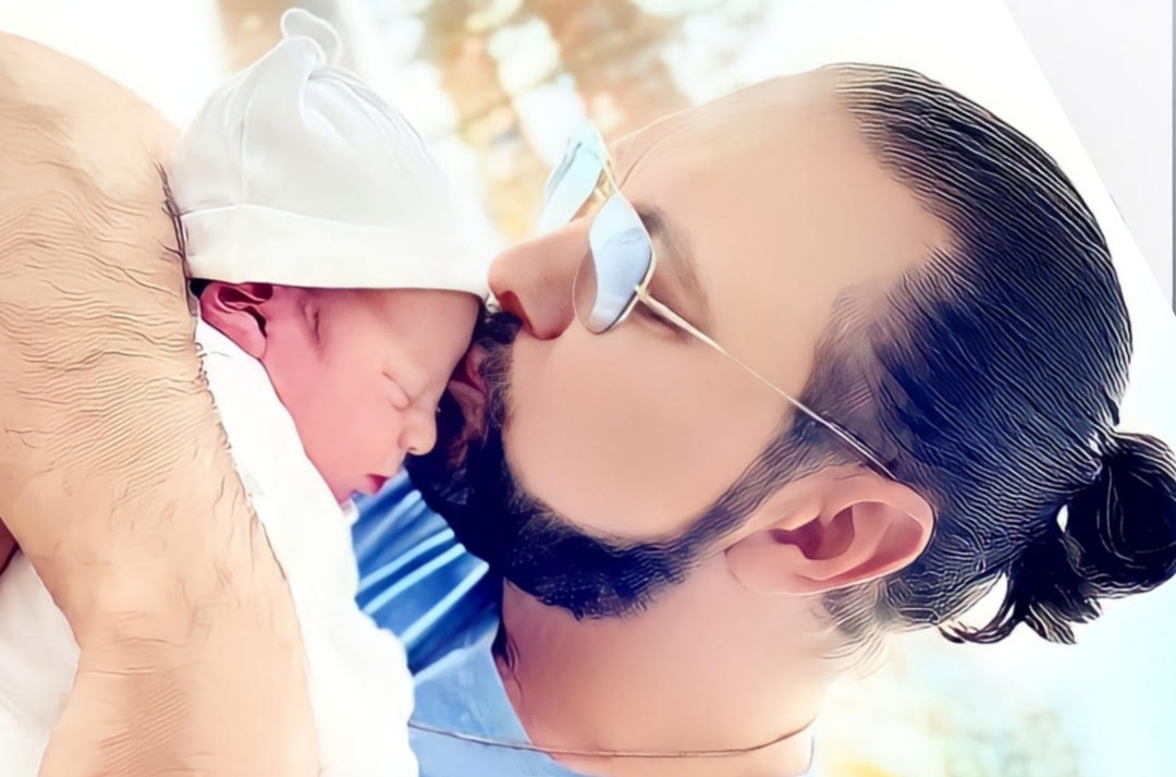 بالفيديو.. وديع مراد يستقبل مولوده الجديد بــ “فرحة عمري”