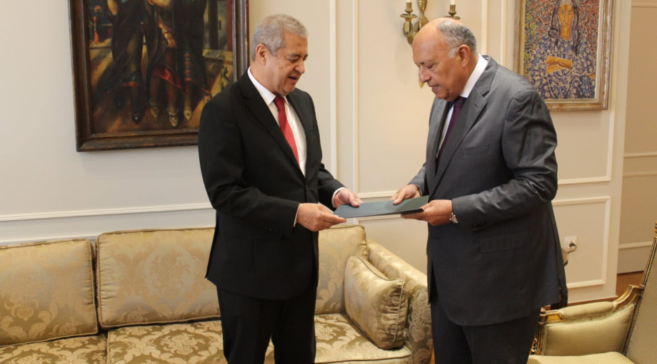 لماذا سحبت الجزائر سفيرها في مصر بعد يوم واحد فقط من تسليم أوراق اعتماده؟