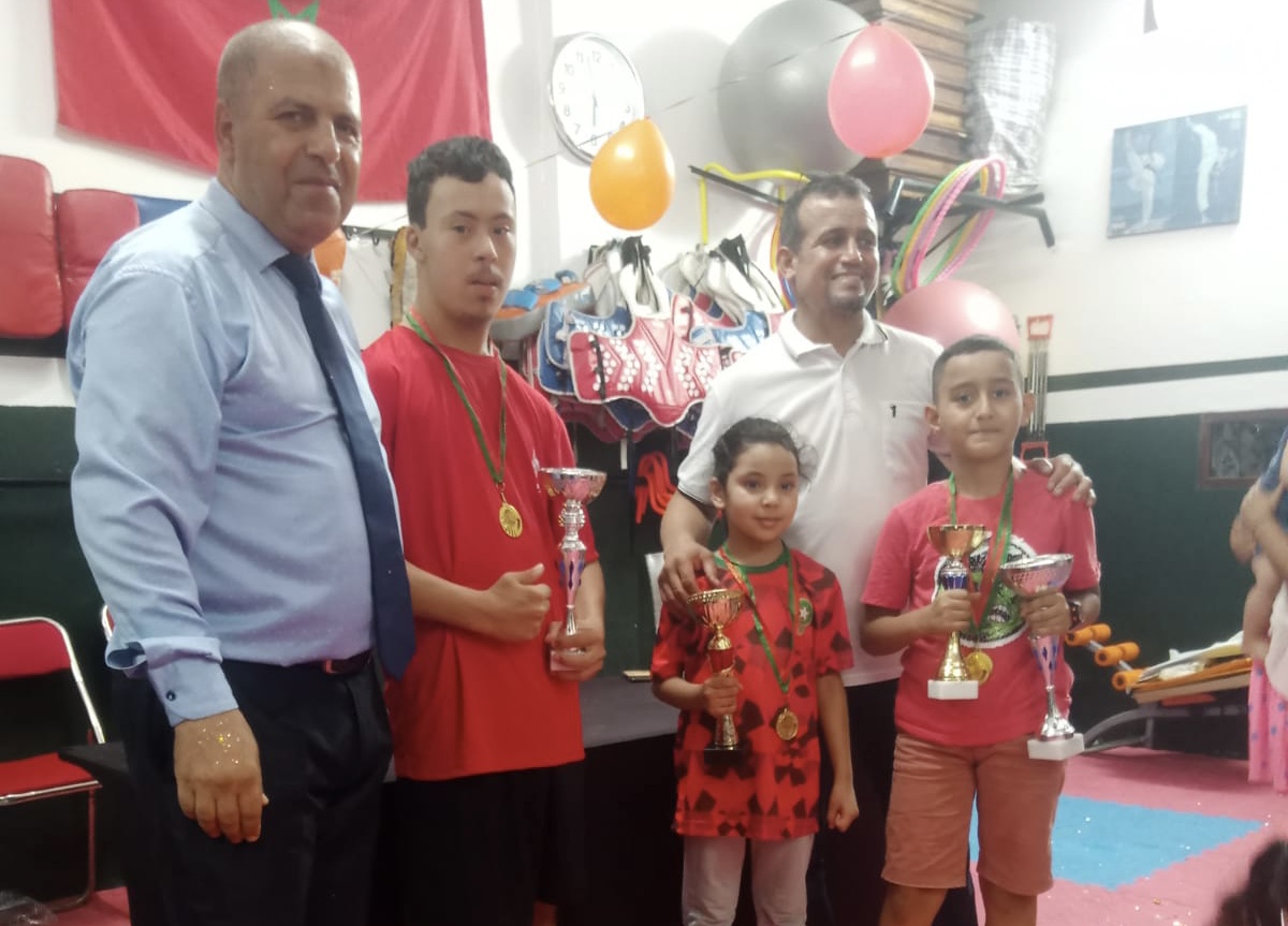 تكريم أبطال رياضة الكاراتيه في حفل نادي الأشبال الرياضية بسلا أحصين