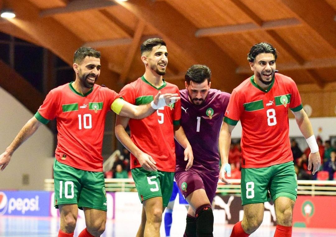 وصول منتخب الفوتسال إلى المركز السوسيو -ثقافي لمؤسسة الحسن الثاني للمغاربة المقيمين بالخارج -فيديو –