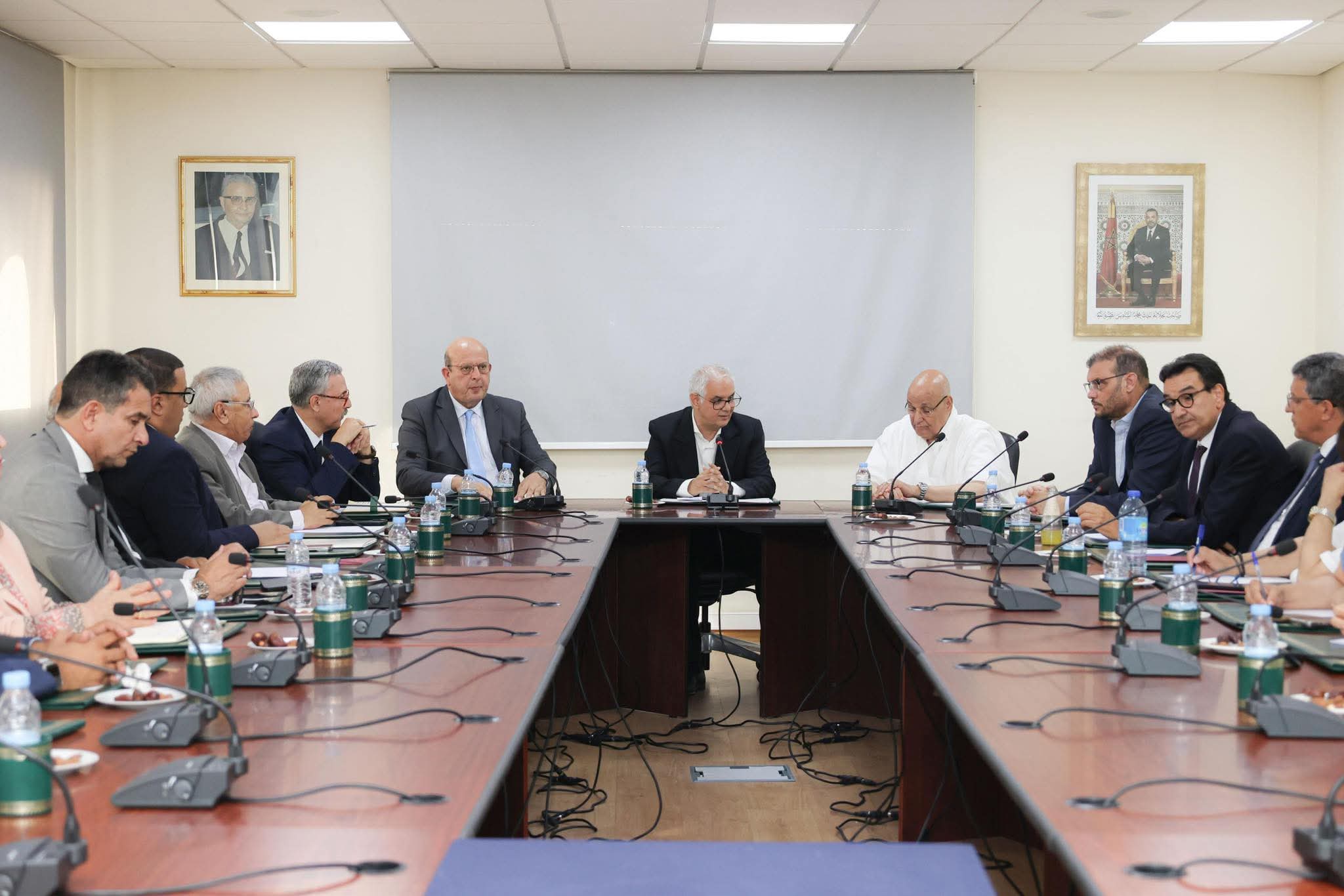 اللجنة التنفيذية لحزب الاستقلال تعبر عن اعتزازها بالاستقرار السياسي والمؤسساتي والأمني الذي ينعم به المغرب