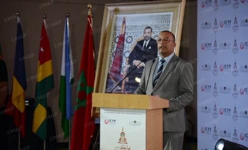 مراكش: منتدى شباب العالم الإسلامي يشيد بالدور الريادي لجلالة الملك في النهوض بأوضاع الشباب
