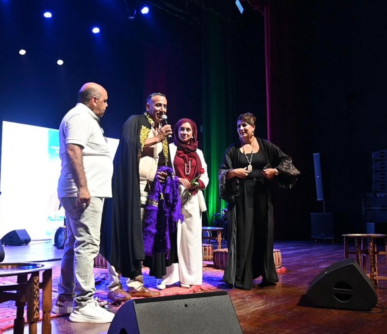السلهام المغربي والزربية الأمازيغية حاضرة في تكريم أحمد نعومي في العاصمة الرباط