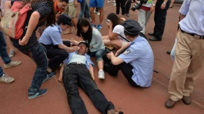جرحى ومصابين: زيارة بيكهام تتسبب في تدمير ملعب جامعة شنغهاي